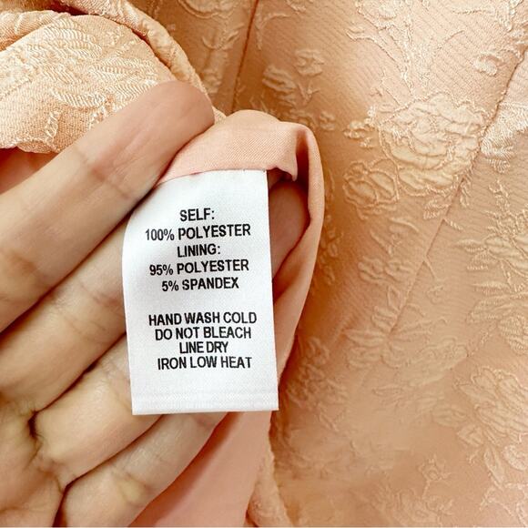 NWT Lulus Entirely Darling Floral Jacquard Halter Romper in Blush Pink XS - Picture 7 of 7